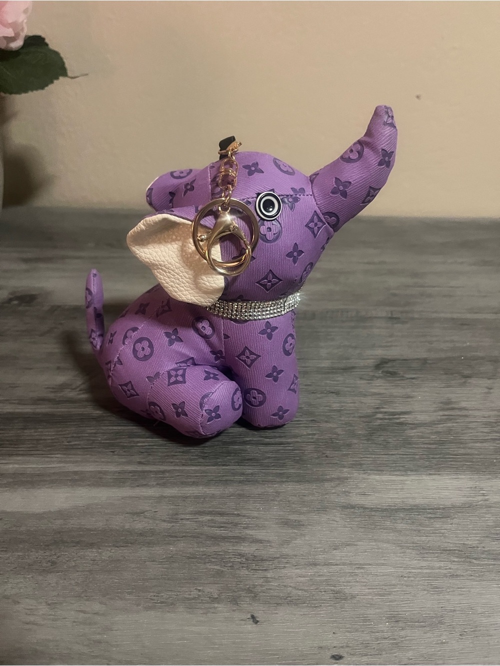 Purple Elephant Keychain - Picture 2 of 7